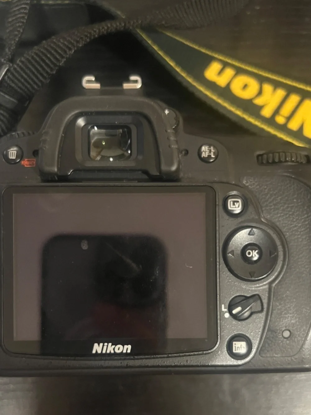 Nikon D90 12.3 MP DSLR Camera Body NOT WORKING (Black)W/ Battery Charger